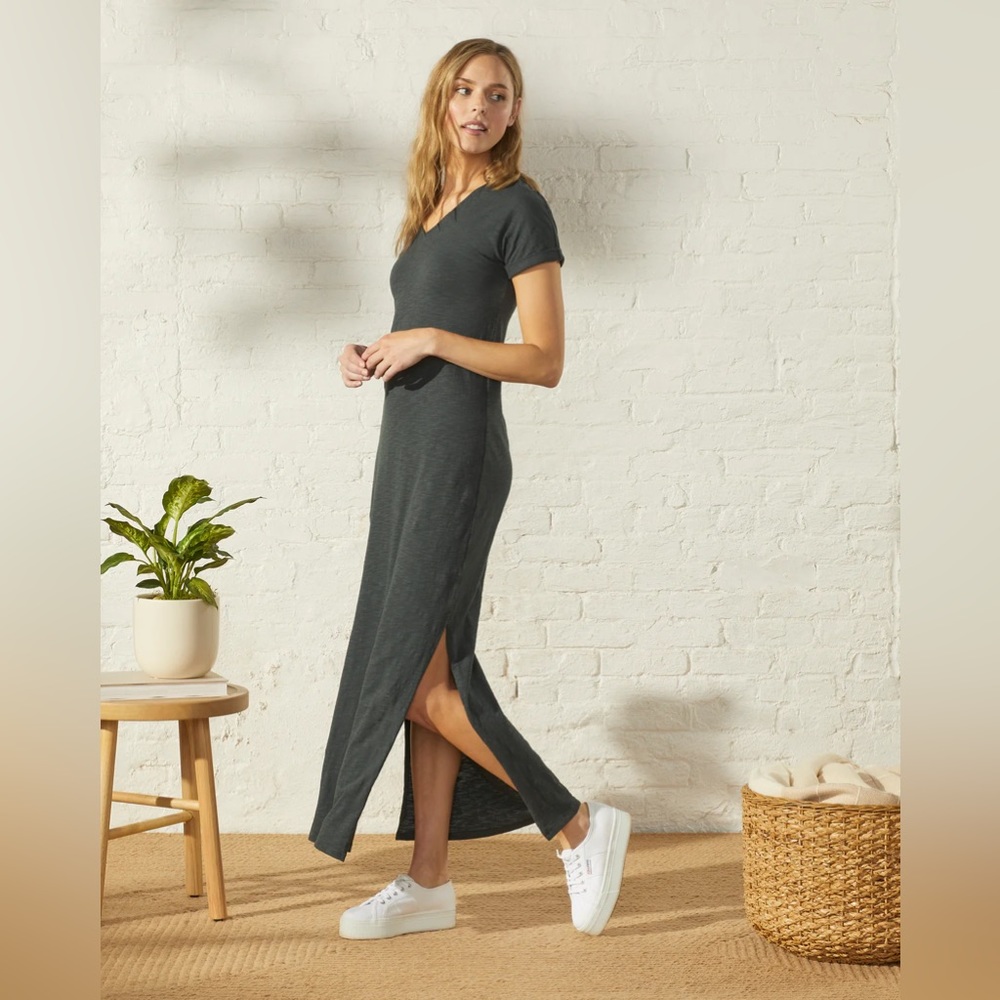 UpWest V-Neck Maxi Dress S110 N110